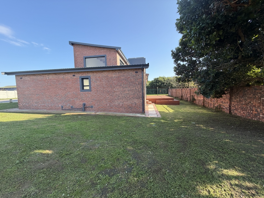 4 Bedroom Property for Sale in Aston Bay Eastern Cape